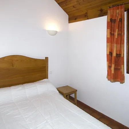 Village De De Ла-Канург